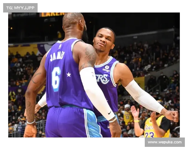 杨瀚森首节送关键封盖 开拓者单节34-13打崩勇士取得领先 杨瀚森首节送关键封盖 开拓者单节34-13打崩勇士取得领先